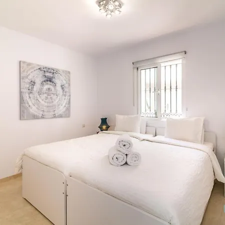 Apartamento Duplex In Nueva Andalucia, Golfers Paradise *