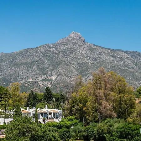 Duplex In Nueva Andalucia, Golfers Paradise *