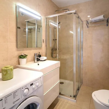 Duplex In Nueva Andalucia, Golfers Paradise マルベーリャ